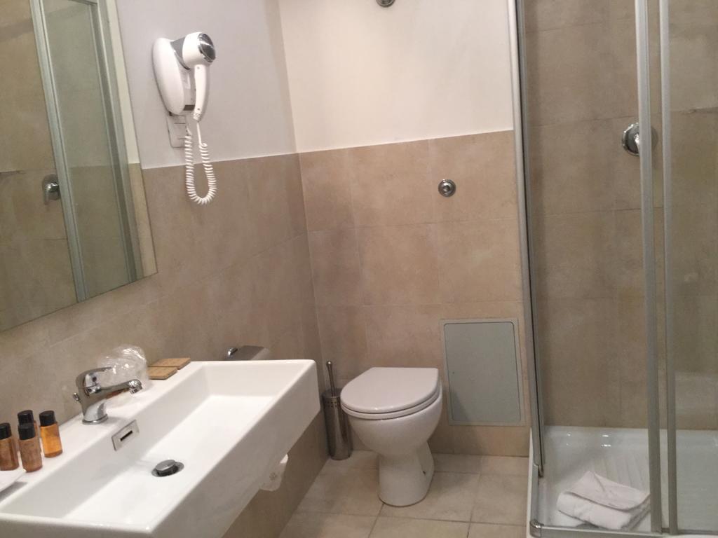 Rhome Terminal Guest House Рим Екстериор снимка