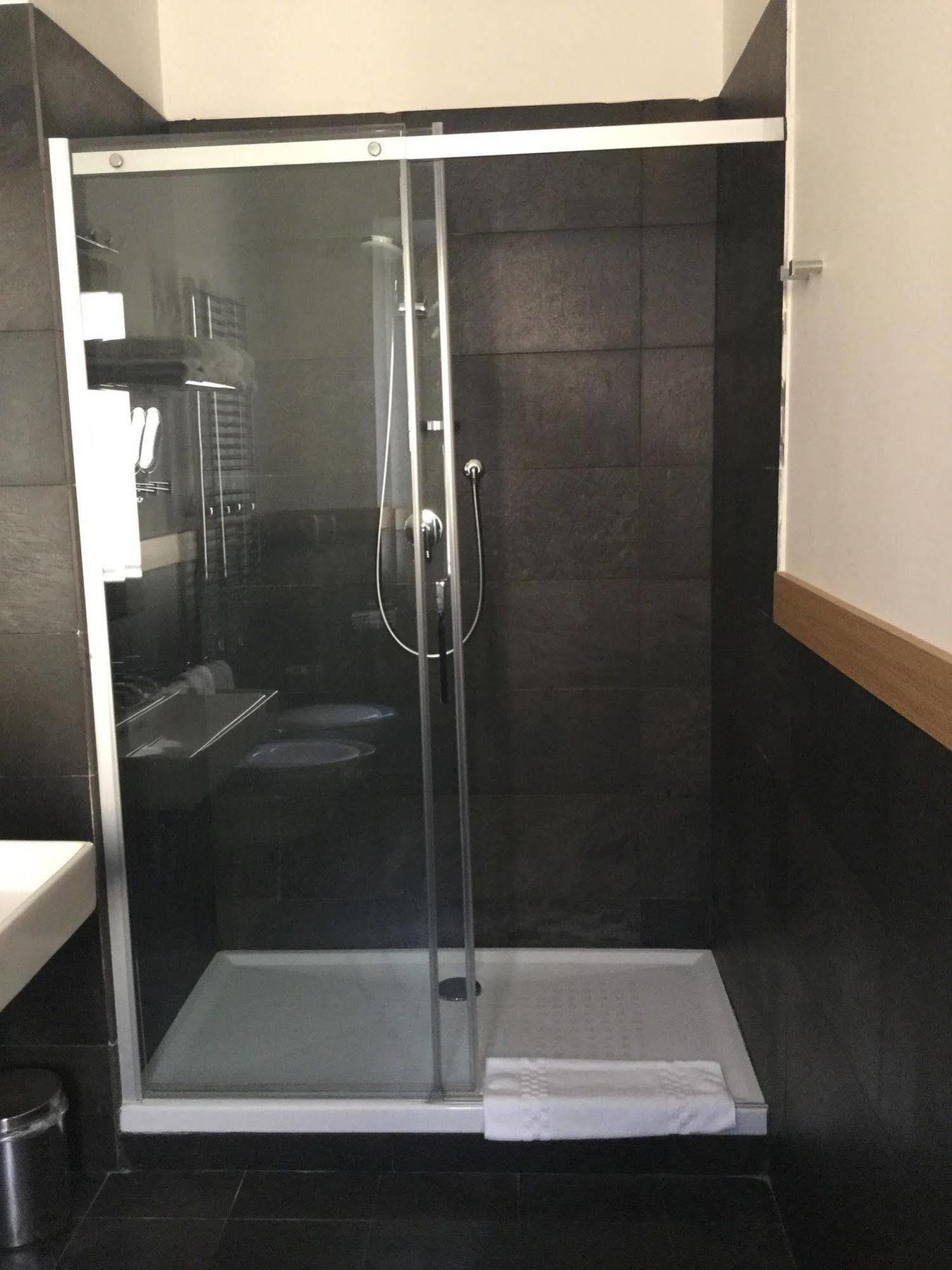 Rhome Terminal Guest House Рим Екстериор снимка