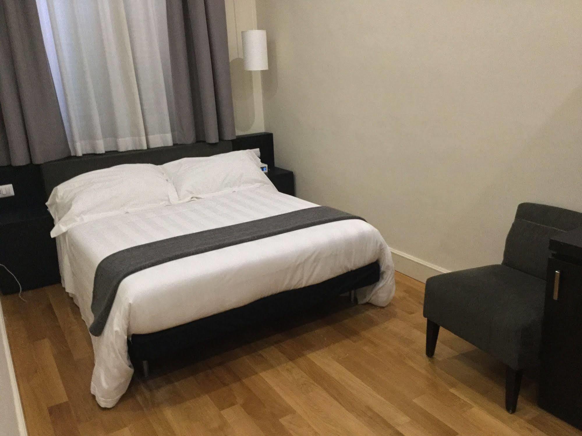 Rhome Terminal Guest House Рим Екстериор снимка