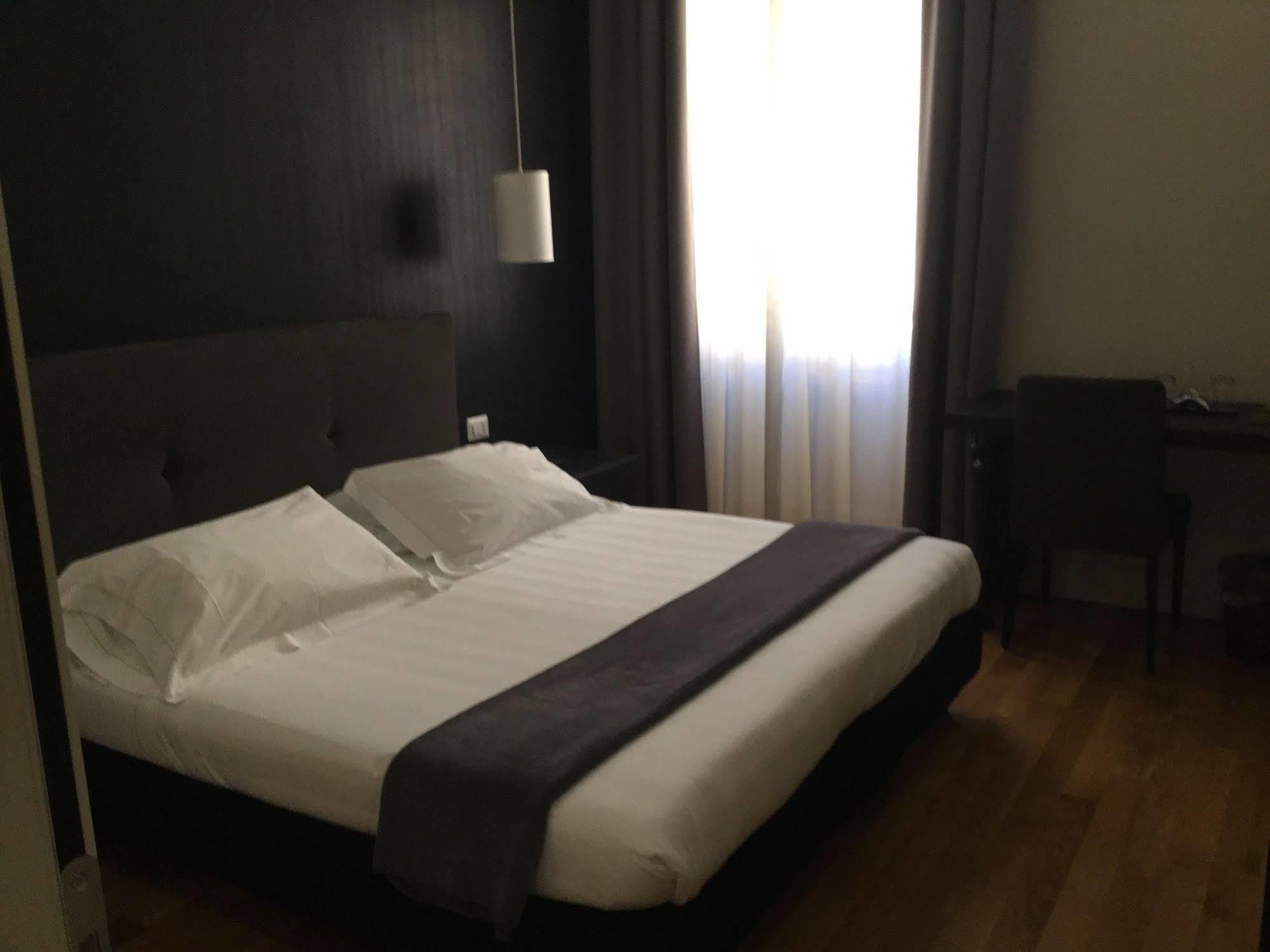 Rhome Terminal Guest House Рим Екстериор снимка