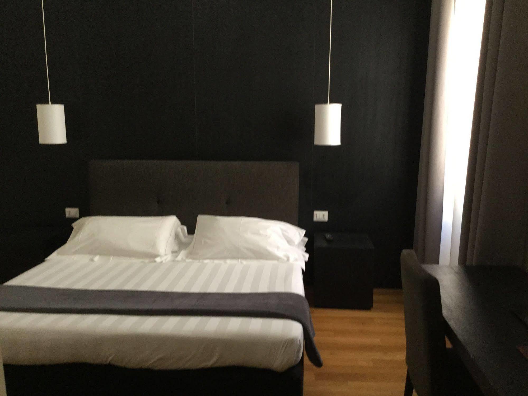 Rhome Terminal Guest House Рим Екстериор снимка