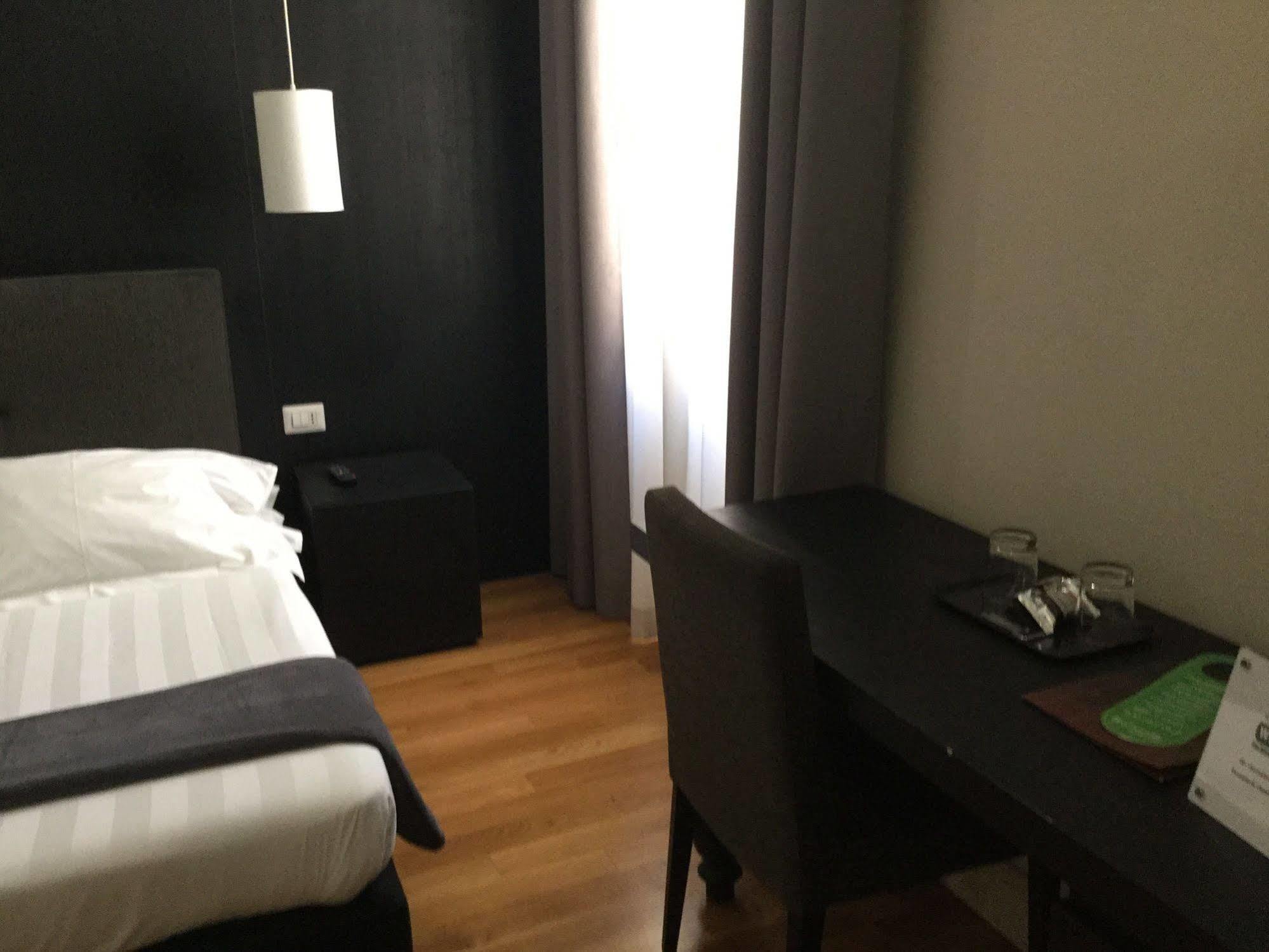 Rhome Terminal Guest House Рим Екстериор снимка