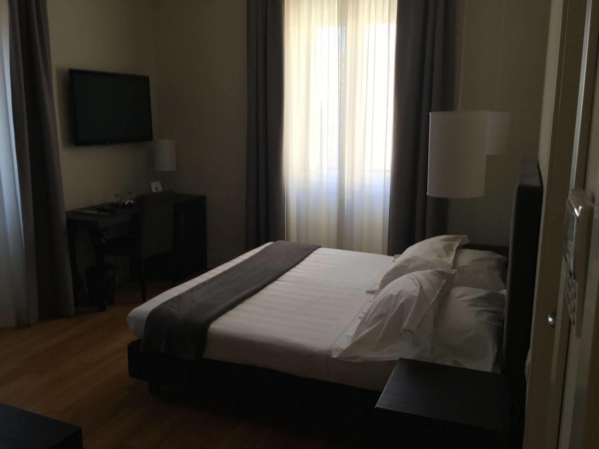 Rhome Terminal Guest House Рим Екстериор снимка